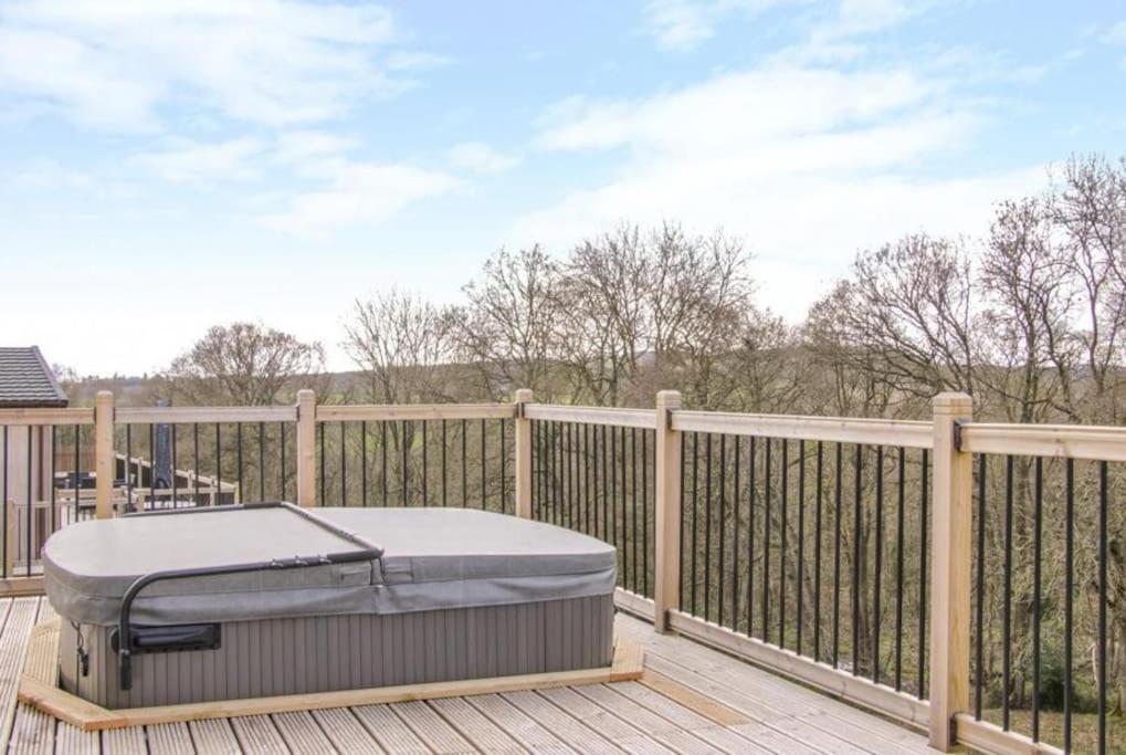 Fabulous Detached Lodge With Hot Tub Two Nights Minimum Stay Bridgnorth Eksteriør billede