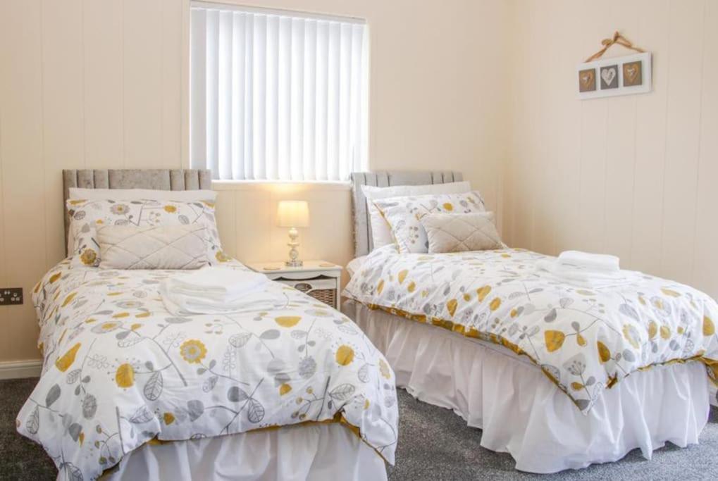 Fabulous Detached Lodge With Hot Tub Two Nights Minimum Stay Bridgnorth Eksteriør billede